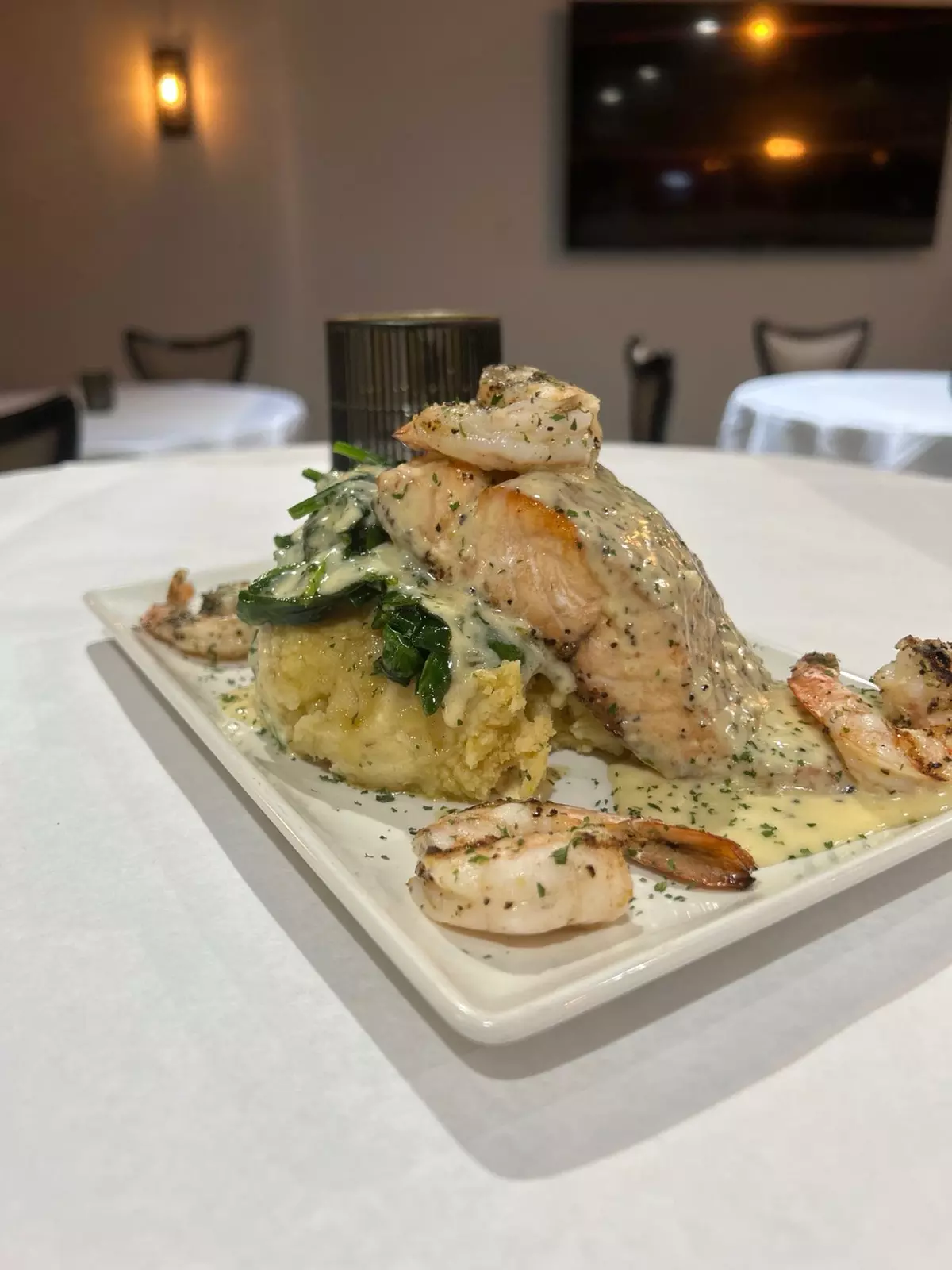 Savor with $40, $70 or $100 Worth of Food & Drinks at Smokes Bistro (Up to 31%Off)